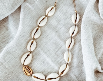 White cowrie shell choker necklace , gold,black,or silver shell detail,natural shell necklace, birthday gift, summer necklace