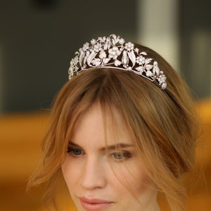 Crystal tiara crown Wedding floral crown Bridal tiara headpiece Crystal headpiece Bridal hair piece Rhinestone tiara