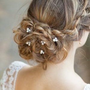 Set of 5 bridal hair pins Pearl wedding hair pins Bridal hair bobby pins Bridal pearl hair pins with rhinestones Wedding hair accessories