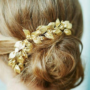 Gold wedding comb Bridal headpiece Gold leaves bridal comb Gold headpiece Gold leaf hair comb Leaf headpiece Gold hair accessory