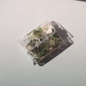 Porta biglietti da visita con fiori bianchi e verde, regalo di laurea, porta biglietti da visita vegano, botanico, fatto a mano, unico, semplice portafoglio