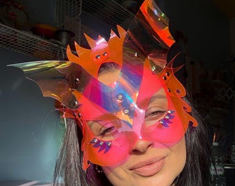 Dragon UV-vinyl masker holografisch festivalmasker roze rave-masker Strass gezichtsmasker fantasie cosplay Cyber Goth statement accessoire
