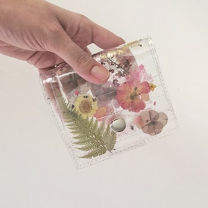 Cartera mediana, flores prensadas, soporte transparente, regalo ecológico, bolsillo, accesorios de viaje, flower power, vinilo, tarjetas y billetes