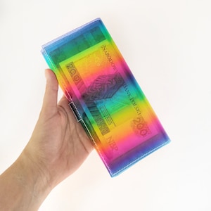 Cartera de vinilo arcoíris, cartera transparente, regalo para adolescentes, accesorios LGBT, regalo para niña, estilo años 90, cartera colorida, cartera vegana única
