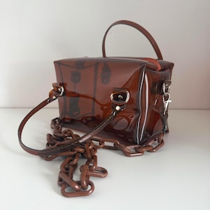 Braun Boxy Bag Rechteckig Vegan Leder Crossbody Top Griff Vinyl Schick Elegant ModernRoomy Handtasche, kleiner Shop von Europäischer Künstler!