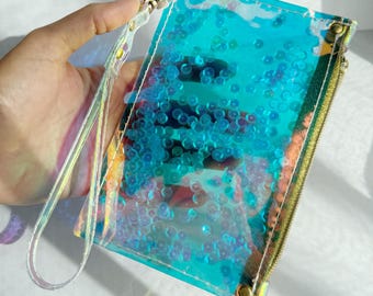 Cartera de mano holográfica con lentejuelas brillantes, monedero de vinilo, bolso plano metálico, organizador de bolso hecho a mano, regalo para ella, personalizable para festivales y fiestas.