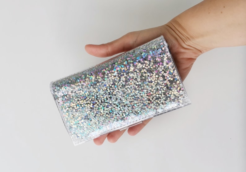 Cartera Holográfica Estrella: Brillo Plateado, ¡Vintage de los 90! 12 Ranuras para Tarjetas, Monedero con Cremallera, Billetero Plegable - Vegana, Hecha a Mano, ¡Detalles Arcoíris! imagen 2