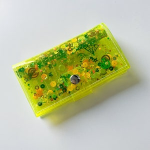 90er Nostalgie: Handgemachtes Crazy Glitter Portemonnaie - Einzigartig, vegan & ein Blickfang - Perfektes Geschenk für Teenager!