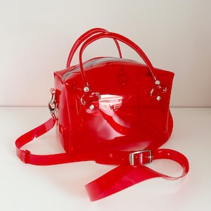 Arcadia style Tasche, Mode-Modell rote Handtasche, y2k streetfashion, geräumige mittlere Geldbörse, Boxy Tasche, transparent rot, glänzend moderne einzigartig