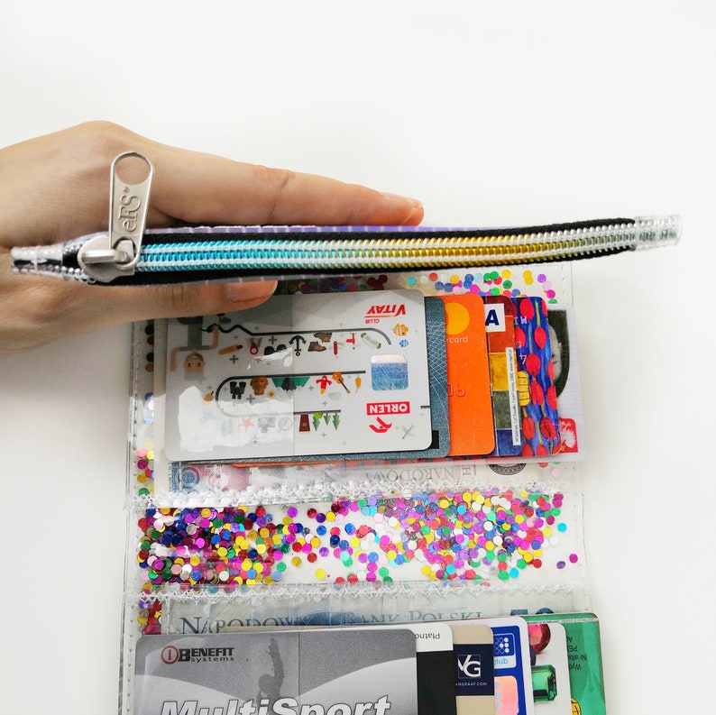 Cartera mediana con purpurina, arcoíris del orgullo, monedero de vinilo, regalo nostálgico, accesorios rave, monedas y tarjetas, cartera rommy, juguetes de los 90, hecha a mano con brillo imagen 4