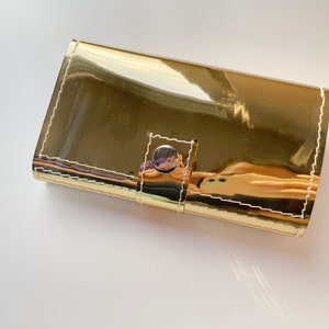 Dorado metalizado, monedero brillante, portamonedas con espejo, minimalista moderno, billetera vegana, accesorios de gelatina, esa chica, estética de Pinterest, fiesta de graduación