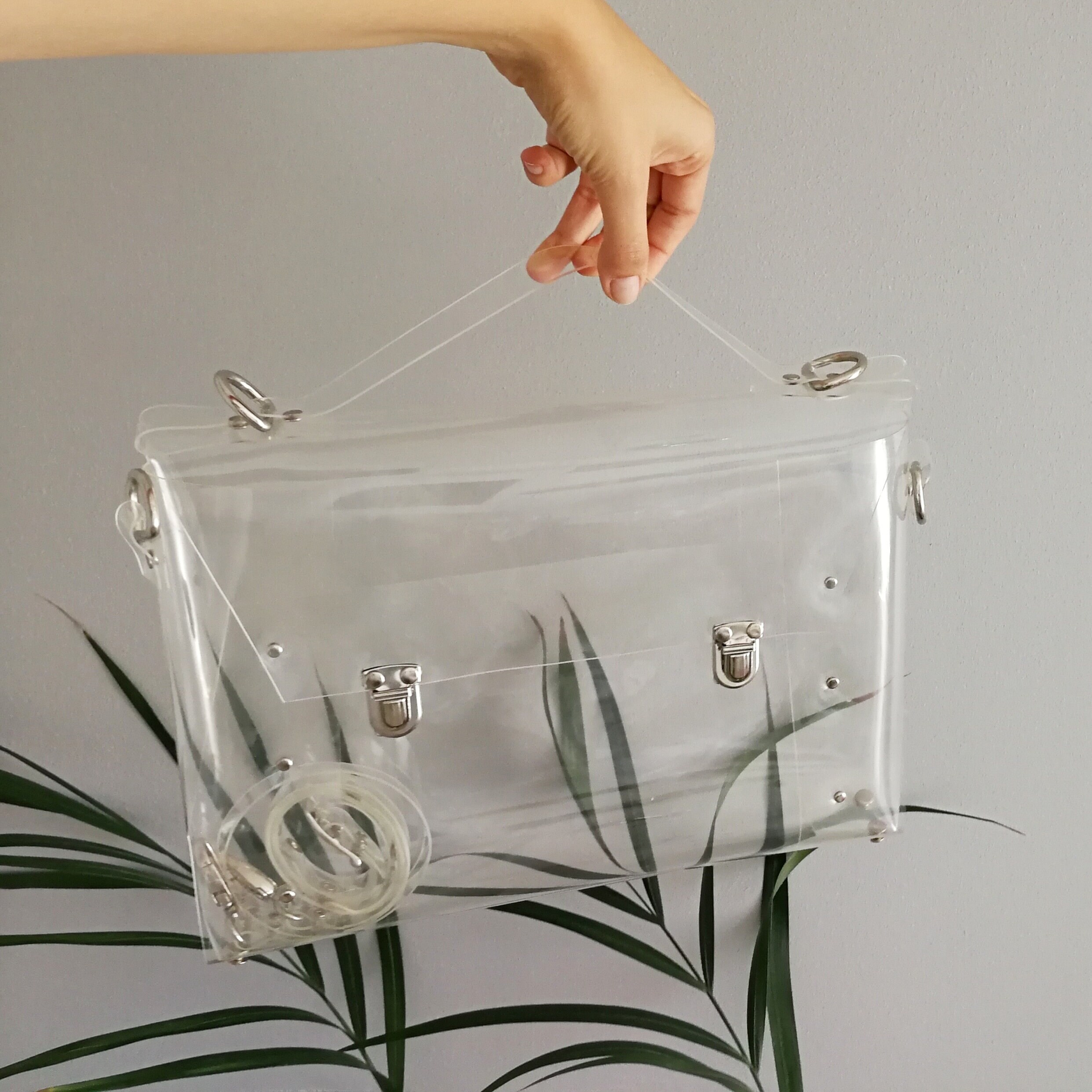 RUNSOON Borsa tote alla moda in PVC da donna, in carta kraft, con stampa di lettere, grande borsa da lavoro in plastica trasparente con manico superiore, rosa