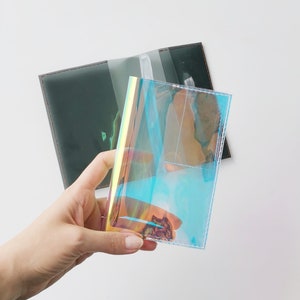 Étui pour passeport holographique, portefeuille holographique, porte-cartes, étui de voyage, cadeau végétalien, accessoires de voyageur, Opalize unique, capture de la lumière