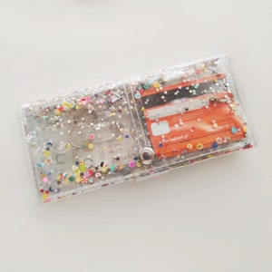Carteira grande kawaii, transparente com confete fimo, porta-identidade com glitter, nostalgia dos anos 90, carteira de vinil, presente para veganos, presente para adolescentes