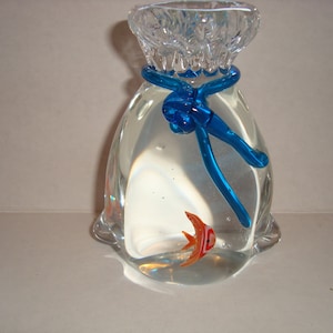 Poisson vintage en verre soufflé à la main de style Murano dans un sac Taille 5 par 3,5 pouces