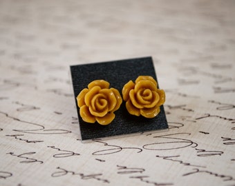 13mm Resin Rose Stud Earrings