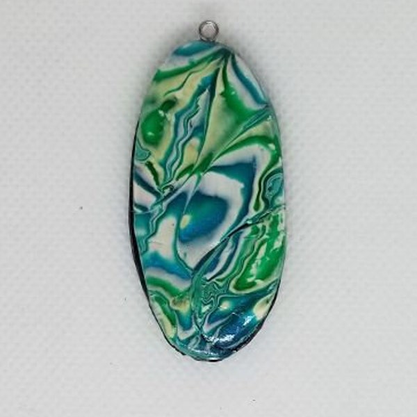 Mokume # pendentif gane en pâte polymère verte et blanche. 2,1 » de long, finition glaçure.