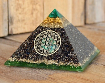 Orgonite® Orgone Cheops Pyramid 