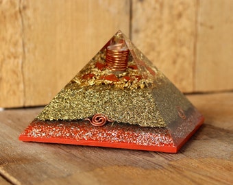 Orgonit® Pyramide Cheops Orgon "Mutter der Erdung" 14x14 cm