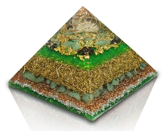 Orgonit® Orgon Cheops Pyramide "Jungbrunnen der Vitalität" mit Edelshungit 14x14 cm