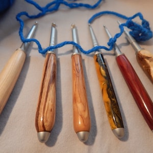 Custom Crochet hook, Single hook, reversible hook, Handle choice, various sizes, Crafter hook, yarn work hook, crochet hook, stocking stuffe