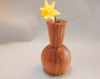 Dried flower vase, gift vase, flower vase, bud vase, gift,  gift for her, cedar wood bud vase, brown wood with unique grain patterns