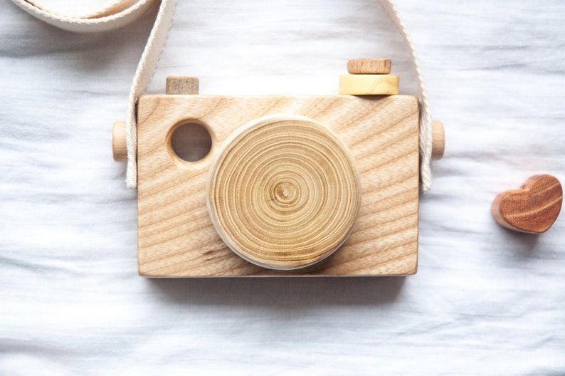 camara madera juguete