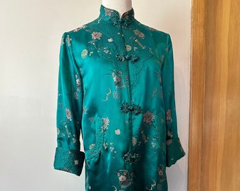 Vintage emerald green long satin jacket~ cheongsam lovely Chinese woven textile coat~ small size 34