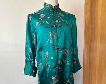 Vintage emerald green long satin jacket~ cheongsam lovely Chinese woven textile coat~ small size 34