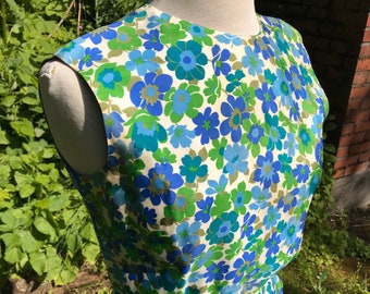 60’s Dress 100% Silk Mod flower power daisies blue & green floral print wiggle dress Spring bold floral print 1960s Size 27” waist