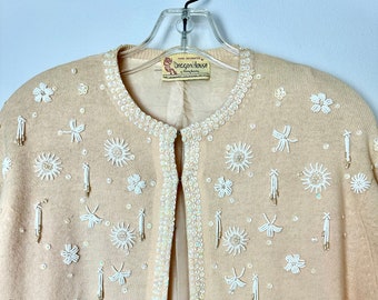 50’s- 60’s beaded cardigan sweater~ cream off white~ milk white glass beads~ pinup rockabilly true vintage womens fashion/size Med