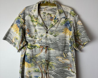 Vtg Hawaiian shirt~ 100% cotton w coconut shell buttons~ Hawaii Vibes classic summer short sleeve shirts men waves Surfer print~ Tiki / LG