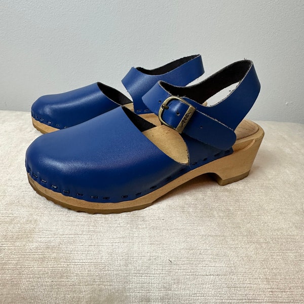 Bright blue Girls leather clogs~ timeless wooden clogs sandals~ buckle strap wedges boho style youth size 35