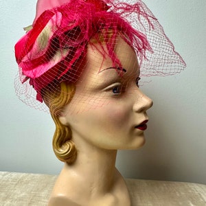 1950’s fuchsia flower petals netted Veiled Hat~ Silky Rosy magenta Pink veil pinup rockabilly Wedding bridal fascinator floral hair decor