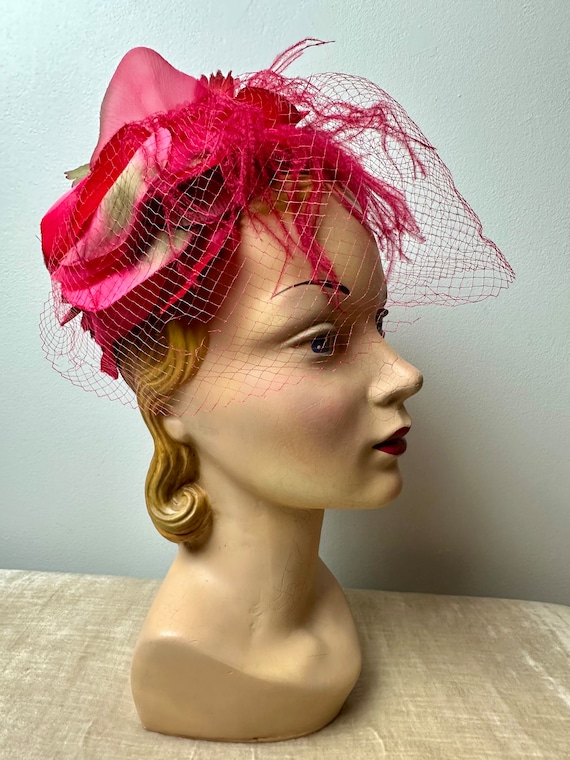 Vintage 1950s Pale Pink Floral Fascinator with Netting Tuille Floral Petals 50s Pink Rose Fascinator Hat - Flowers and Leaves Black Net  main image 4