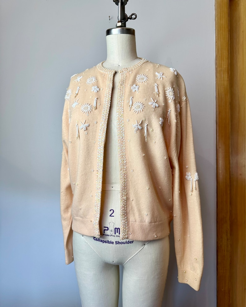 50s 60s beaded cardigan sweater cream off white milk white glass beads pinup rockabilly true vintage womens fashion/size Med image 6