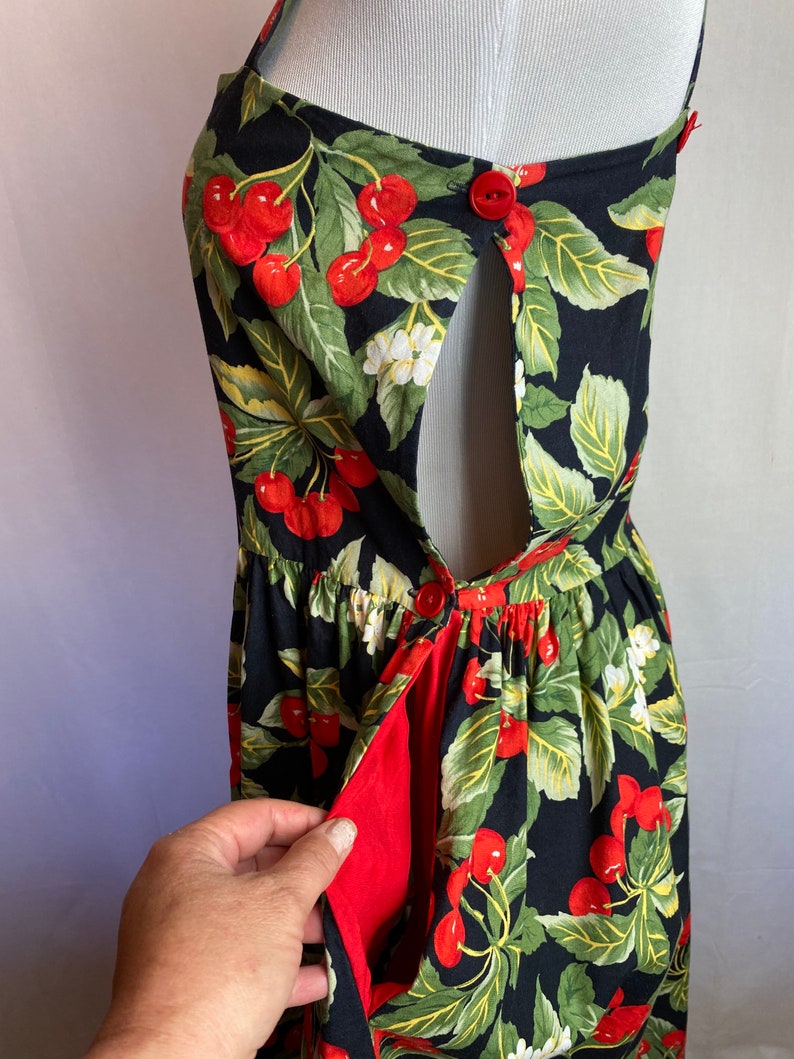 Vintage cotton sundress 80s 90s cherry cherries sweet pinup halter bibbed style frock pleated fitnflare black & red/ XSM image 4
