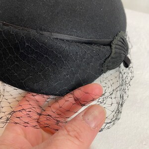 50s 60s black netted hat Veiled netting felt wool dressy mini hats fascinator MCM mod pinup vintage fashions size 22 image 8