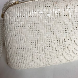 70s White woven wicker basket purse shiny gold accent clasp lacquered long roped straps clam style minimalist mod retro 1960s 1970s image 6