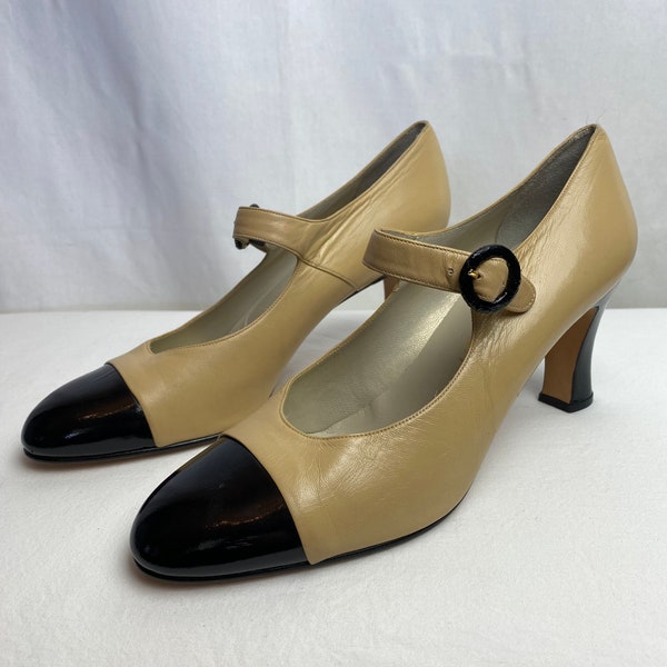 20’s 30’s style spectator pumps~ ankle strap buckles~2 tone blonde with black patent leather taupe Delman vintage shoes flapper 1920s