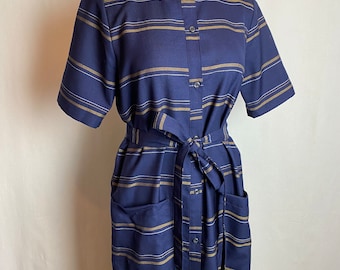 Pendleton dress~ long shirt dress with belted/ cinched waist~ buttons front Navy blue golden stripes preppy Nehru ~2 front Pockets ~ size SM