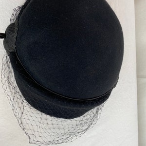 50s 60s black netted hat Veiled netting felt wool dressy mini hats fascinator MCM mod pinup vintage fashions size 22 image 5