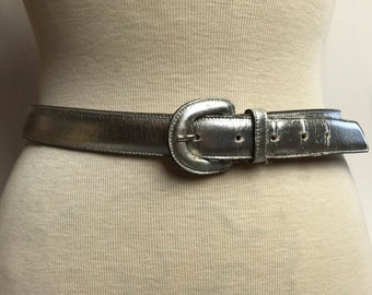 90’s leather silver belt~ metallic shiny silver~ skinny dress belt~ Nordstrom’s 1990s boho trend high quality women’s size M/L