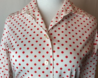 60’s 70s fitted blouse vintage  poly knit white with red polkadots groovy pointy collar button down Retro Vibes size S/M
