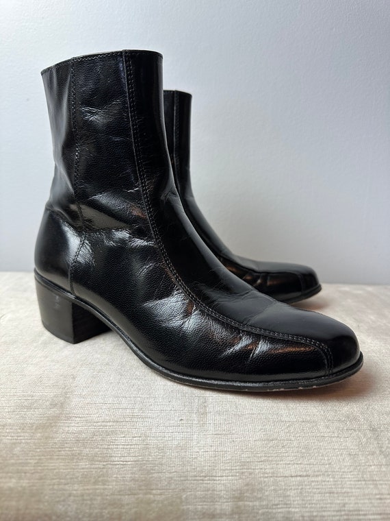 Vintage black Beatle boots~ shiny black leather Fl