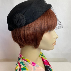 50s 60s black netted hat Veiled netting felt wool dressy mini hats fascinator MCM mod pinup vintage fashions size 22 image 6