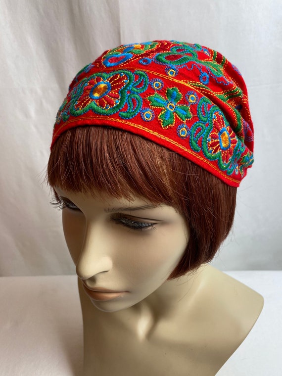 Colorful red Embroidered textile hat women’s scru… - image 2