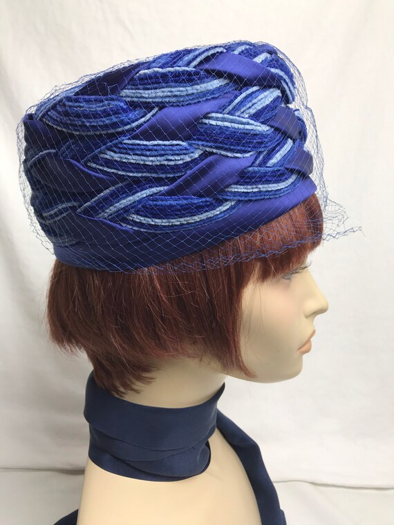 60’s Mod pillbox hat~ Periwinkle & blue colorful … - image 7