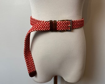 Vtg Cinturón tejido rojo y blanco con cuero / estilo unisex andrógino Más grande Boho vibes cinturón de pantalón delgado tamaño 34" / tamaño abierto