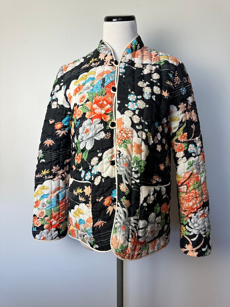 Vintage Cheongsam style jacket light puffer style with frog closures black Asian chrysanthemum peony floral pattern size SMALL image 2